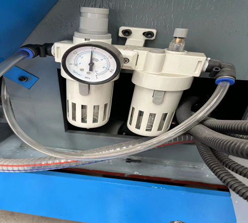 圓鋼車(chē)絲機(jī)